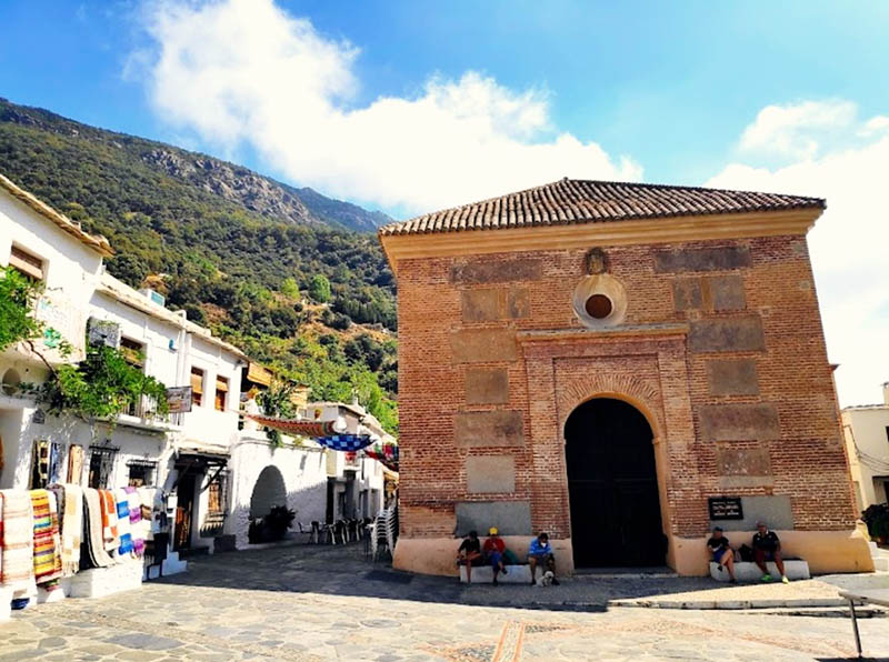 Iglesia de la Santa Cruz - Qué ver en Pampaneira