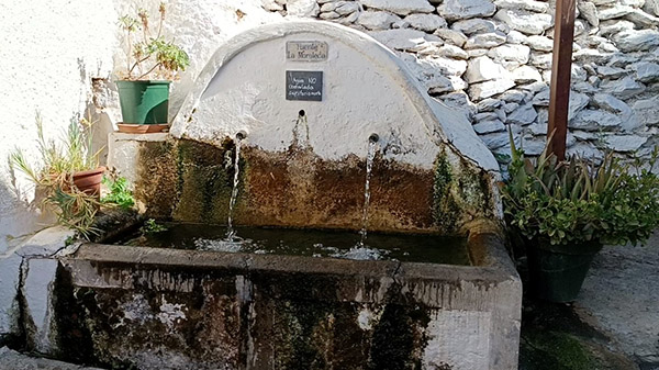 Fuente La Moraleda - Qué ver en Bubión 