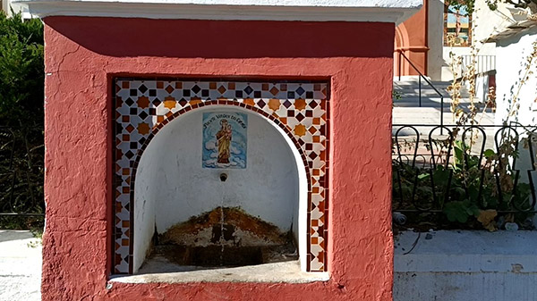 Fuente Virgen del Carmen - Qué ver en Pitres